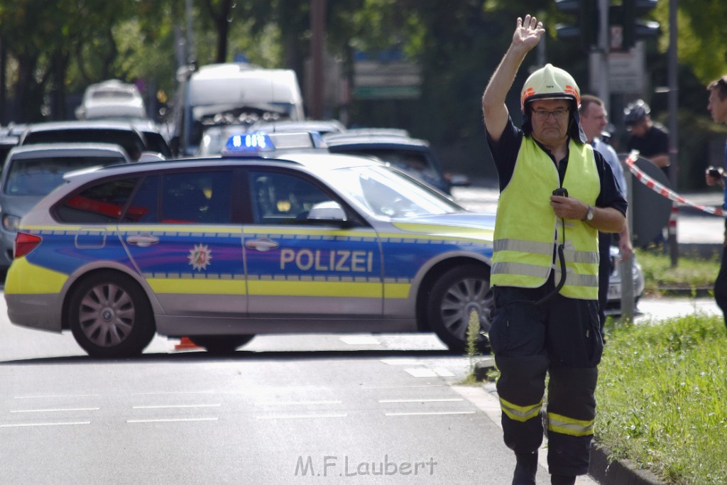 Koelner Seilbahn Gondel blieb haengen Koeln Linksrheinisch P055.JPG - Miklos Laubert